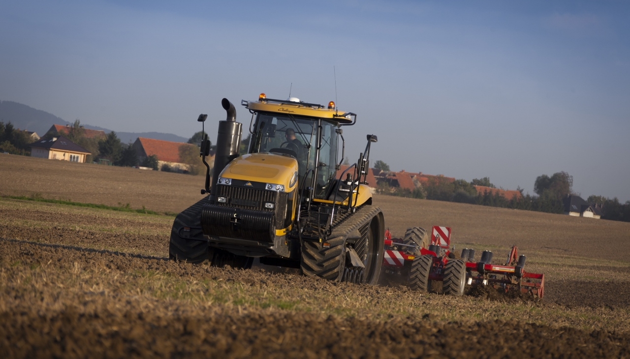 Ciągniki gąsienicowe Challenger seria MT800E