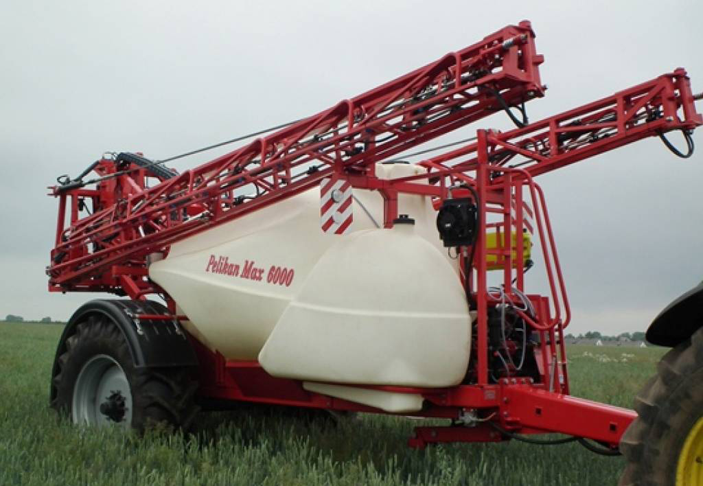 Opryskiwacz zaczepiany polowy PELIKAN MAX 6000